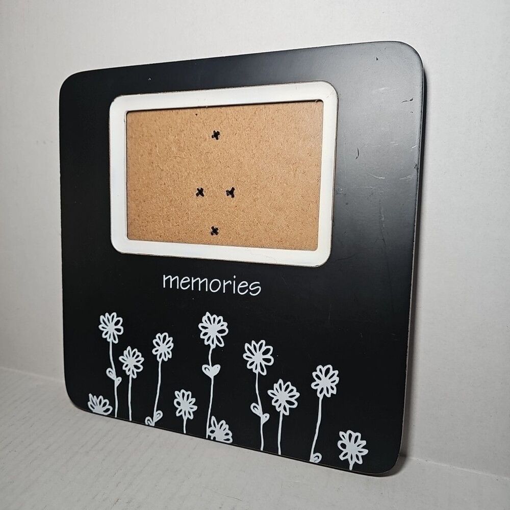 Black And White Flower Memories 4x6 Photo Frame